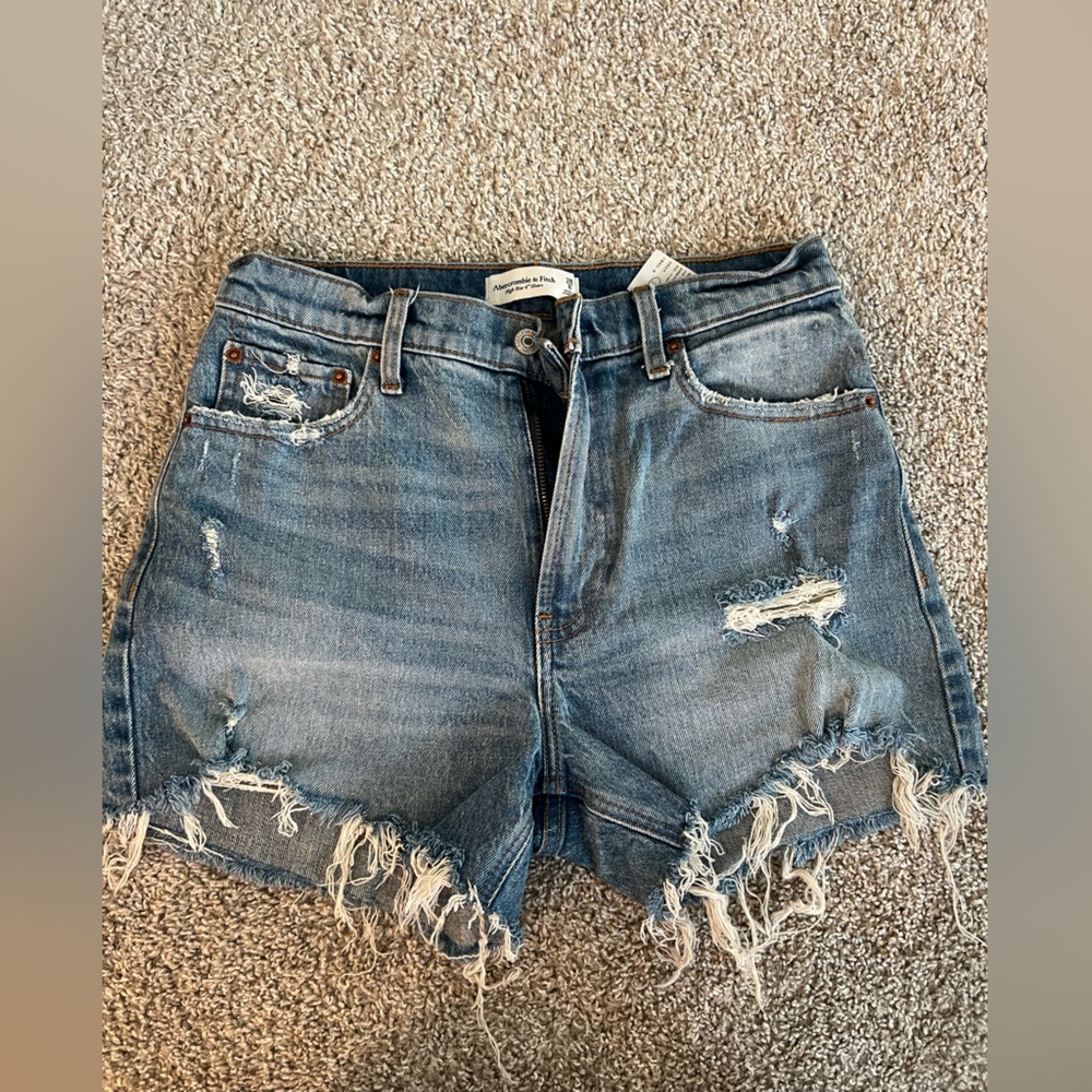 Abercrombie 4 inch shorts